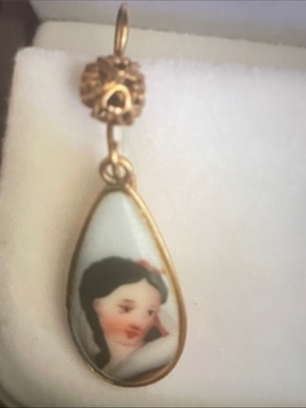 Women’s Vintage Portrait on 14k Yellow Gold Pendant